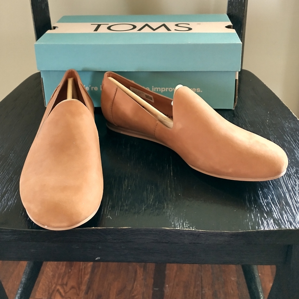 *New* Toms Darcy Flat Tan Oiled Nubuck